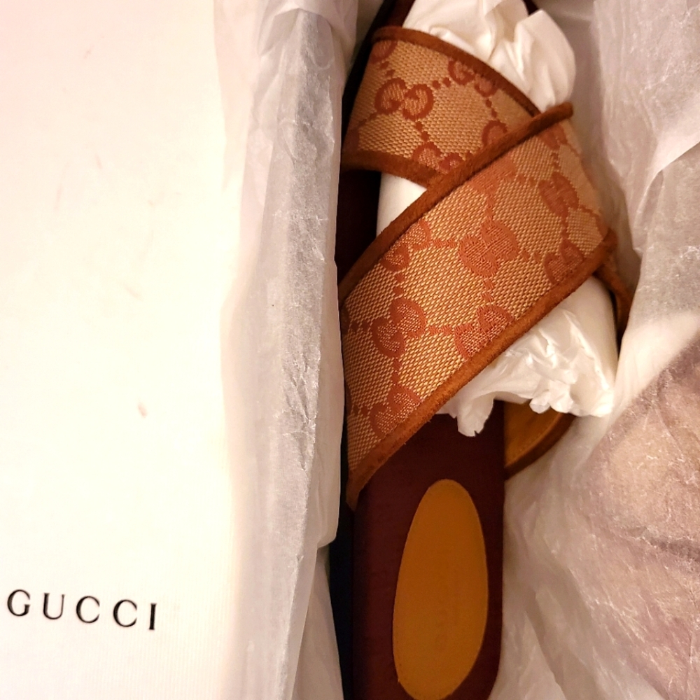 Gucci - Picture 3 of 3